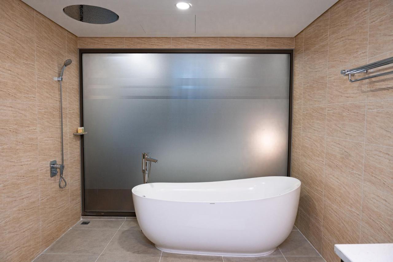 1Br - 1 Sofa Bed Luxurious 5-Stars Resort Phuc Yen Экстерьер фото
